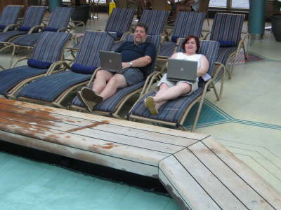 Geek Cruis'n poolside